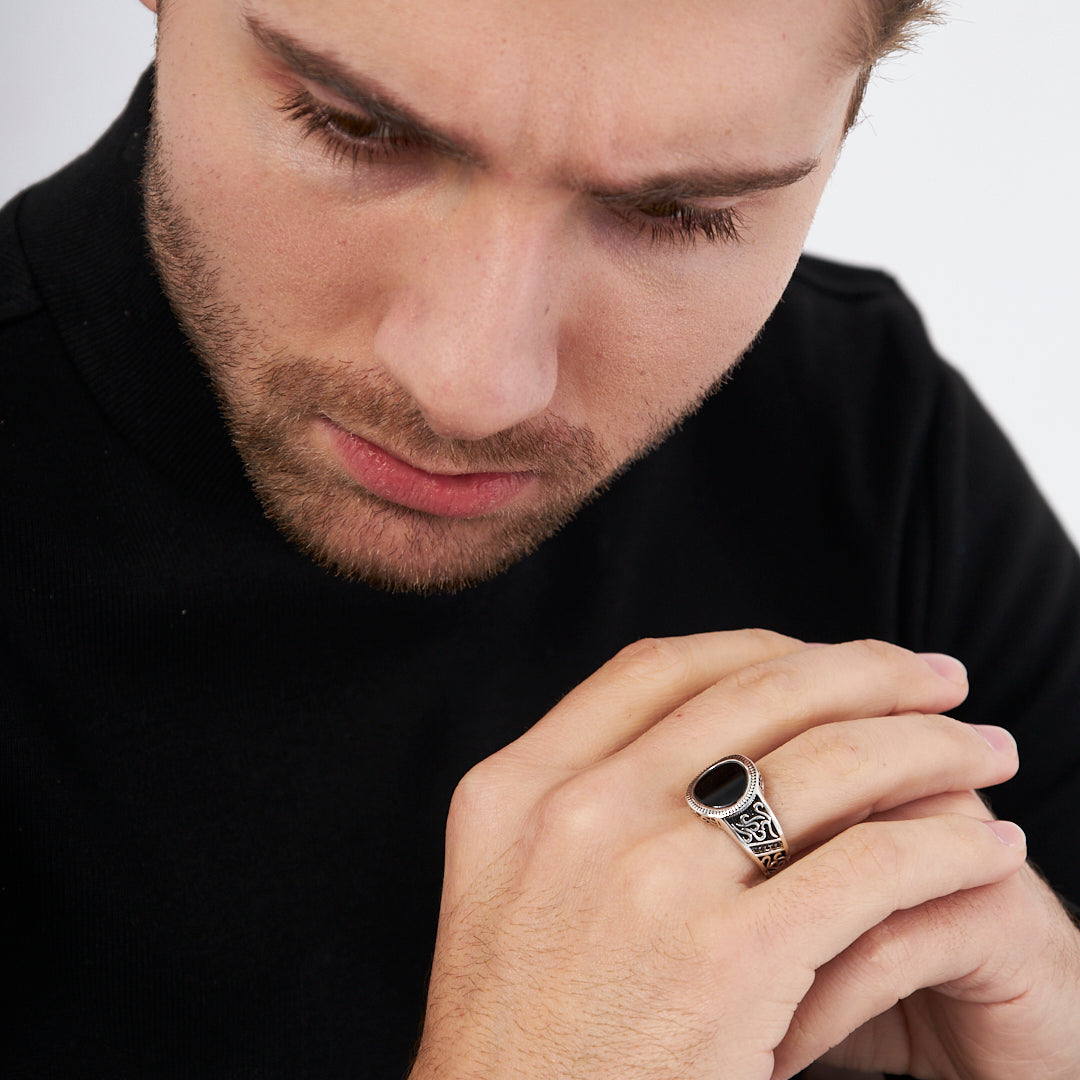 Oval Siyah Taşlı Yüzük - 925 GÜMÜŞ