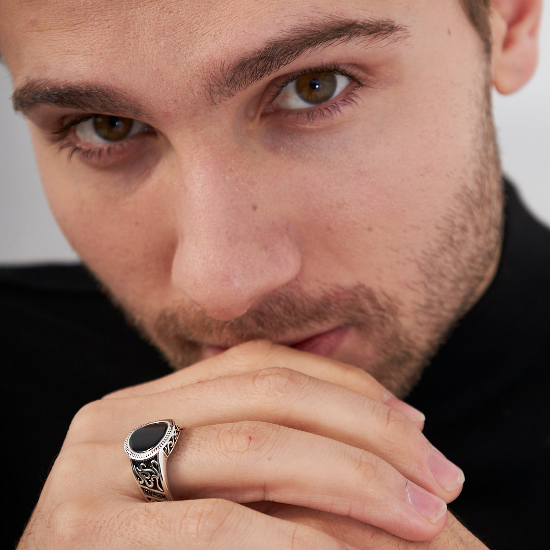 Oval Siyah Taşlı Yüzük - 925 GÜMÜŞ