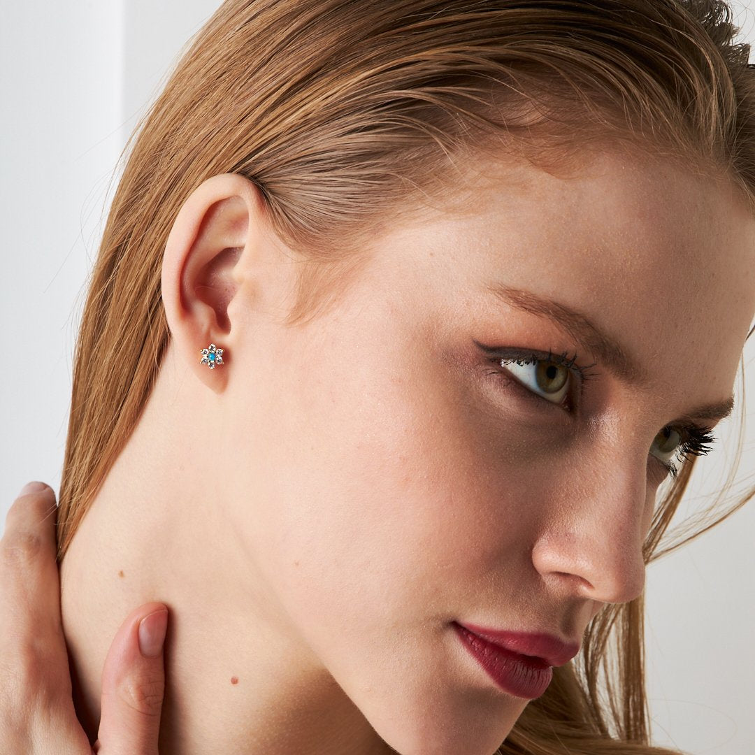 Rengarenk Taşlı Papatya Piercingi - 925 GÜMÜŞ